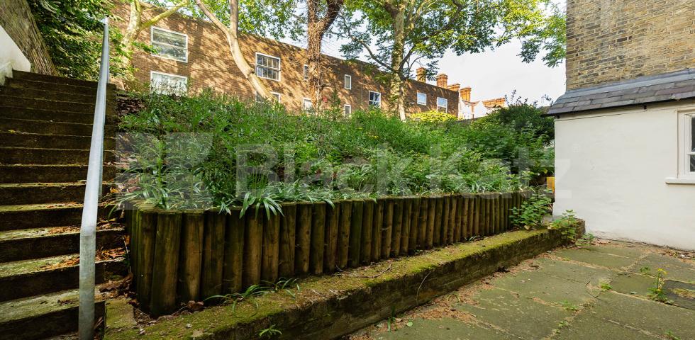 3 double bedrooms, modern kitchen & bathroom mins to UCL,SOAS & LSE Gower Street, Bloomsbury